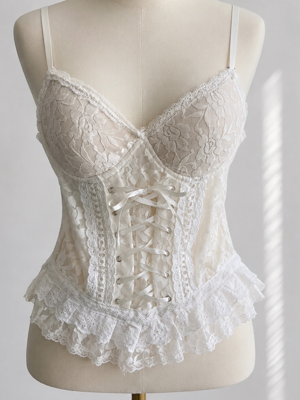 Angela White Lace Lace-Up Corset Bustier Top Peplum Lingerie Cami NWT Size L